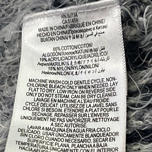 Sweater - short sleeves almost like sleeveless sweater top EUC - Picture 6 of 6